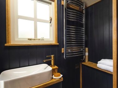 Our Shepherd Huts - How we build Shepherd Huts in Lincolnshire - Bathroom