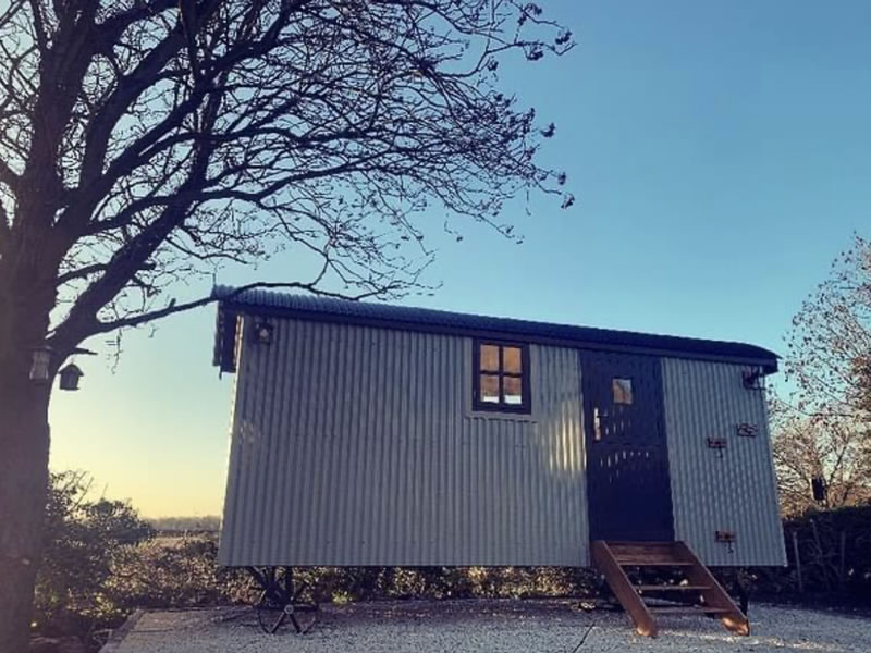 18ft x 8ft Shepherds Hut - The Hideaway - Luxury Shepherds Hut for sale