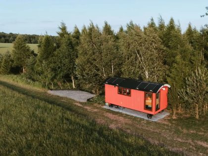 Bespoke Shepherd Huts for Sale by Lincolnshire Shepherd Huts Ltd - Badgers Sett - Outside